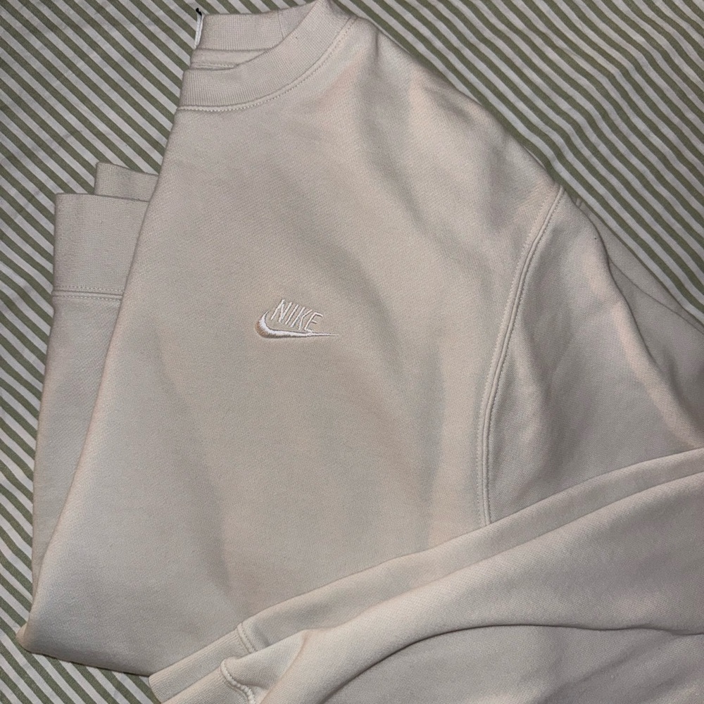 Nike Woman’s Crewneck